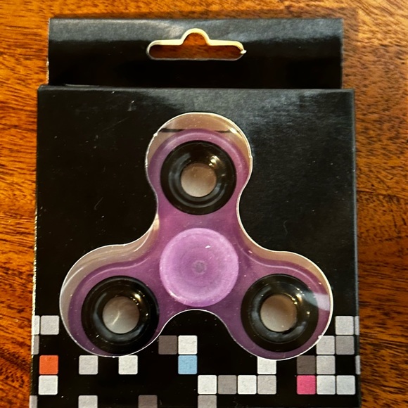 Purple Brand New Glow In The Fidget Dark Spinner - Picture 1 of 2